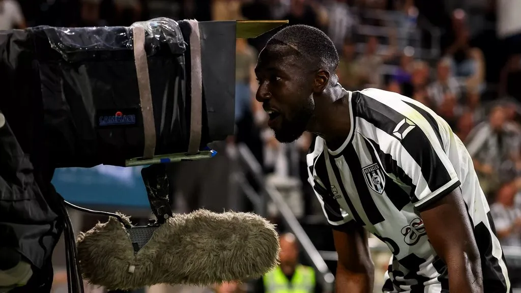 Heracles striker N'Djoli shines again, Breda supports Seuntjens in a tragic moment