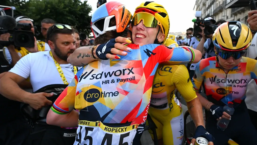 Wiebes praises her team and ‘super-strong’ Markus after Tour win: ‘She stayed away for a long time’