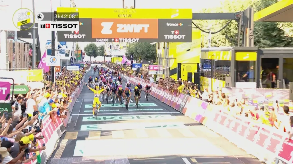 In yellow jersey Wiebes wins second Tour stage as solo Markus is caught just before finish