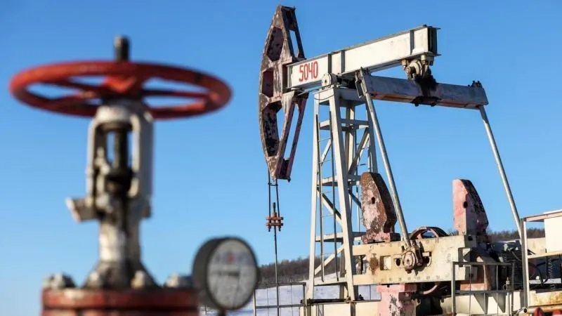 Brent oil climbs above $85 as Western pressure and Ukraine uncertainty shake markets