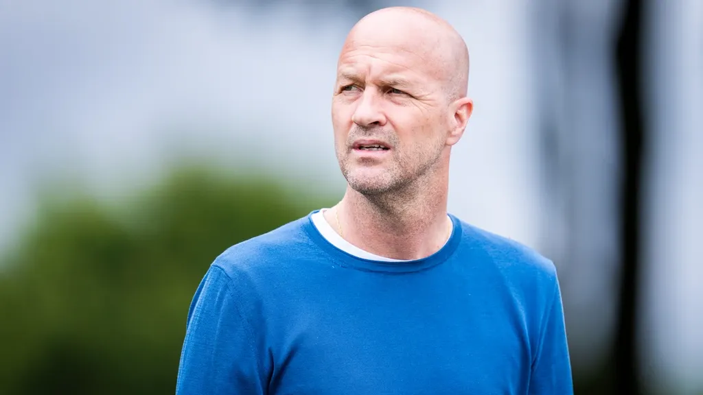 Cruijff skips meetings but still bends Ajax to his will with big names