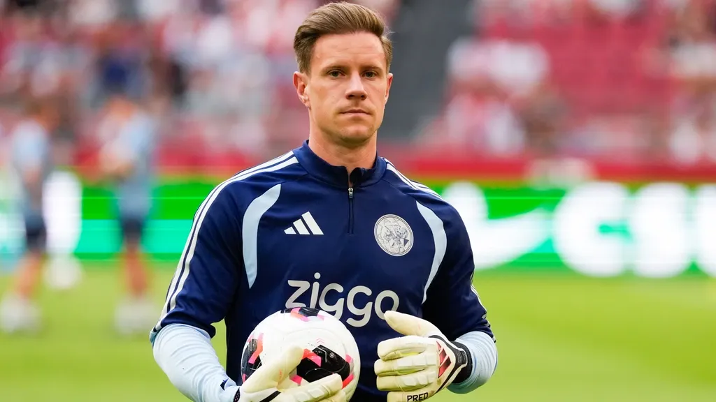 Fit Ter Stegen wants to prove himself at Ajax: 'I was ready yesterday too'