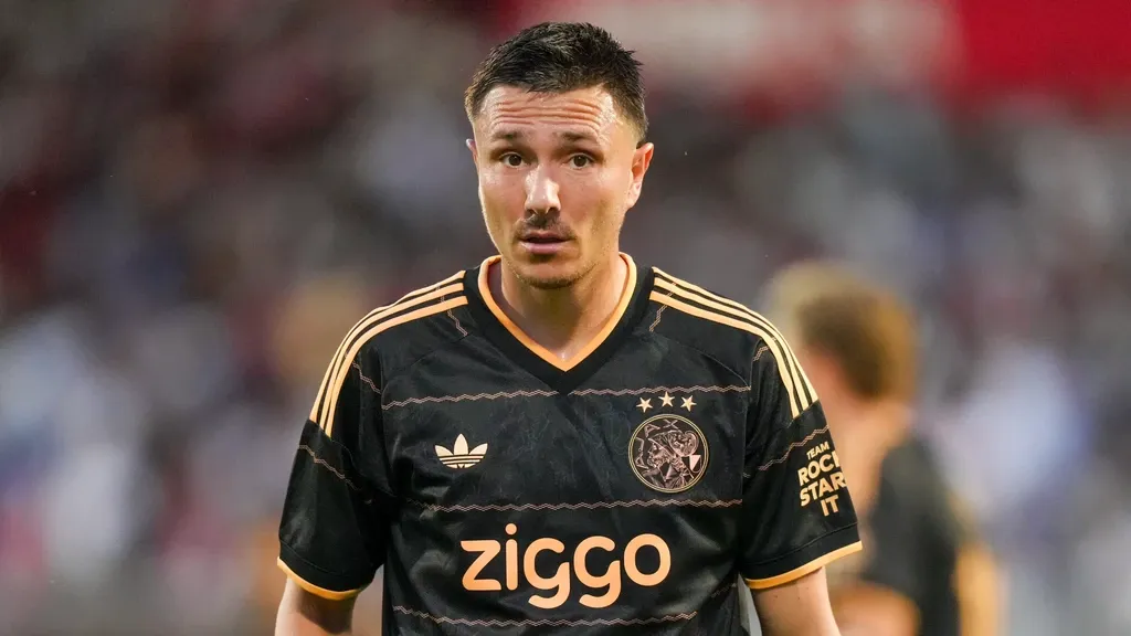 Ajax to Dublin without Berghuis, Godts included — Hilgers back training with Twente