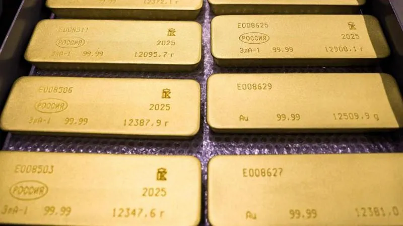 Gold futures climbed above $4,300 for first time since June 18 as investors seek safe havens amid Western-Ukraine turmoil