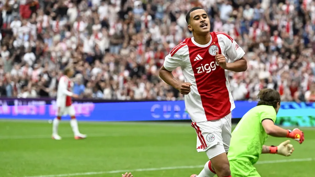 Ajax beats Burnley 3-1 in friendly between European fixtures