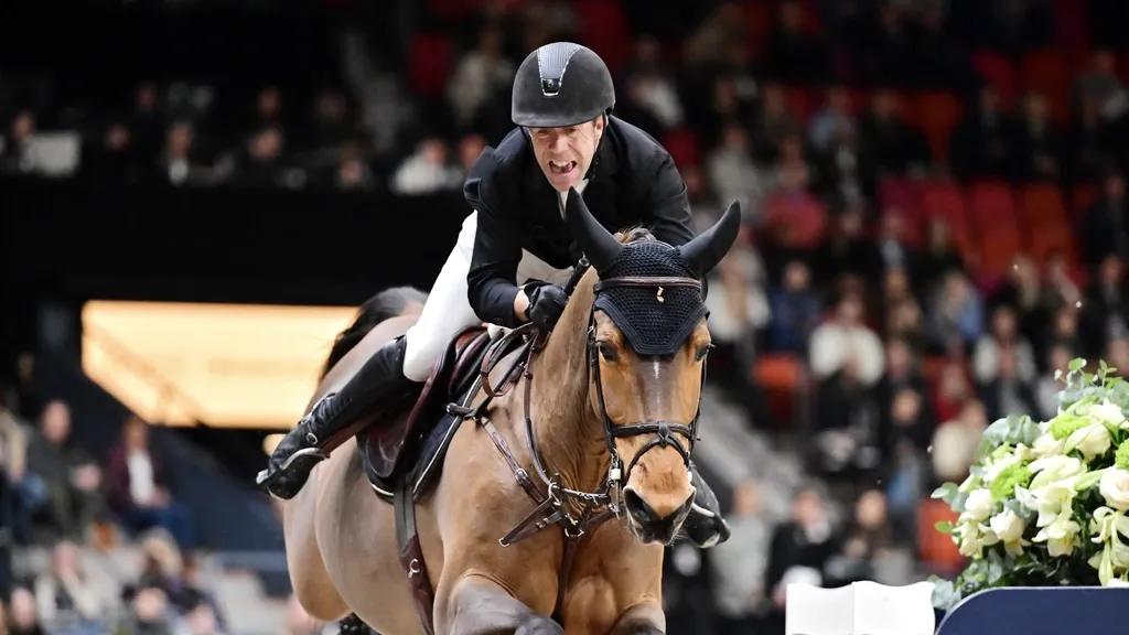 Showjumper Van der Vleuten chooses his top horse's welfare and will miss the World Championships