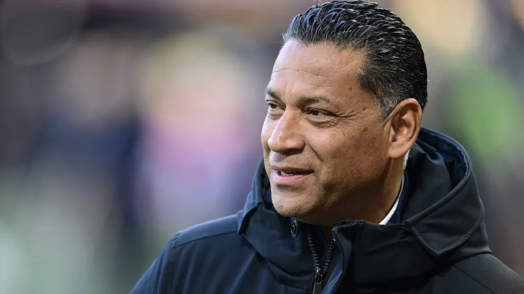 Fraser named Suriname’s new national coach with clear target: the 2030 World Cup