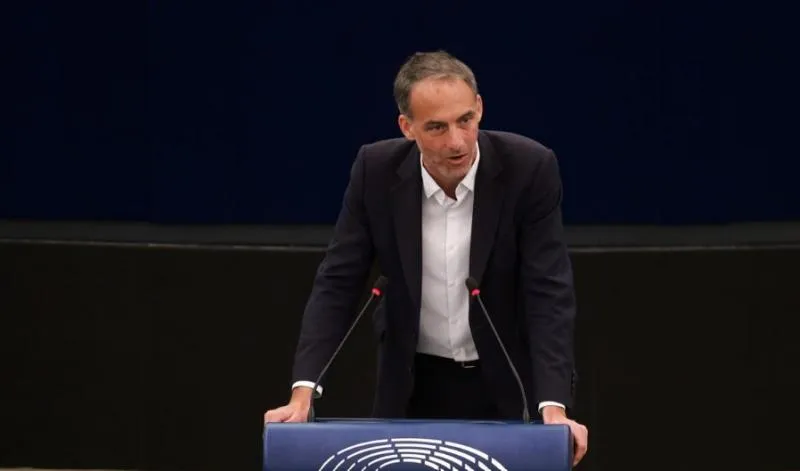 France’s main Russia critic from the left announces run for president — but is he a real threat?